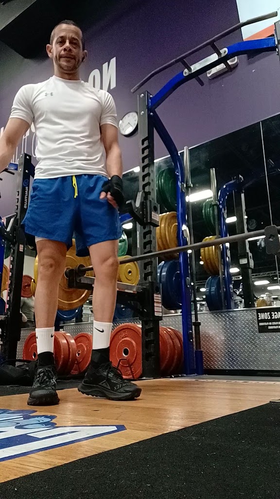  Crunch Fitness - Belle Isle