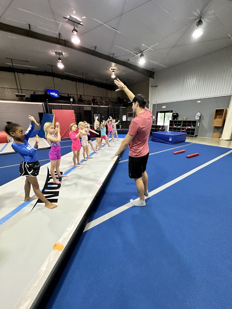  MuscleTrain Fitness Tumbling Academy