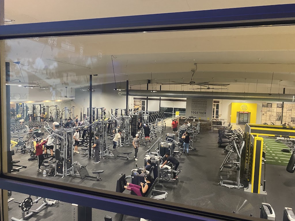  Gold's Gym