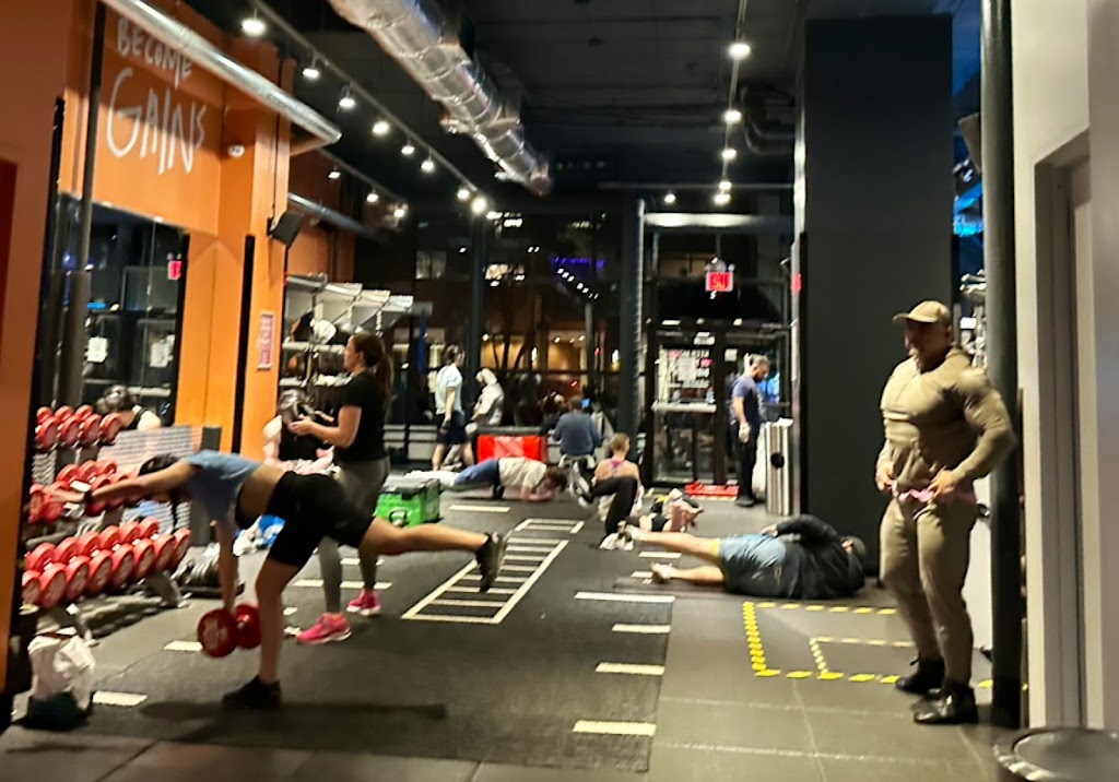  Crunch Fitness - 81st Street