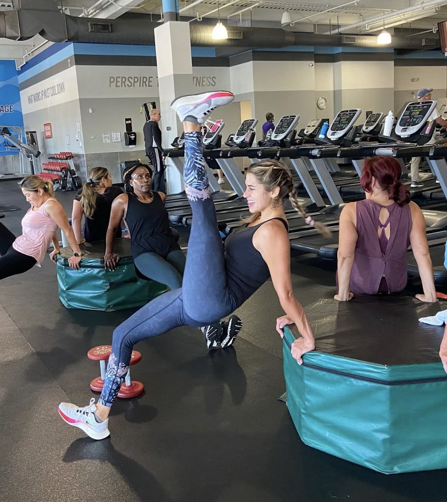  Crunch Fitness - West Babylon