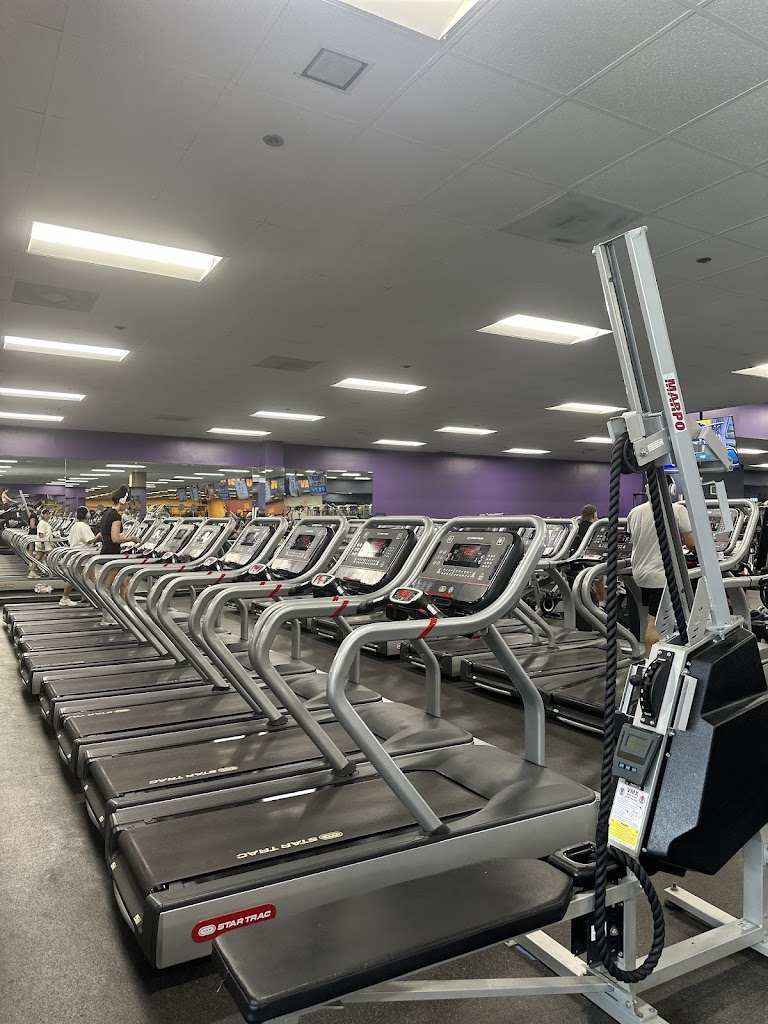  Crunch Fitness - West Hills