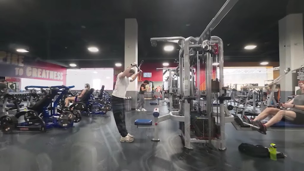  Crunch Fitness - Kenwood