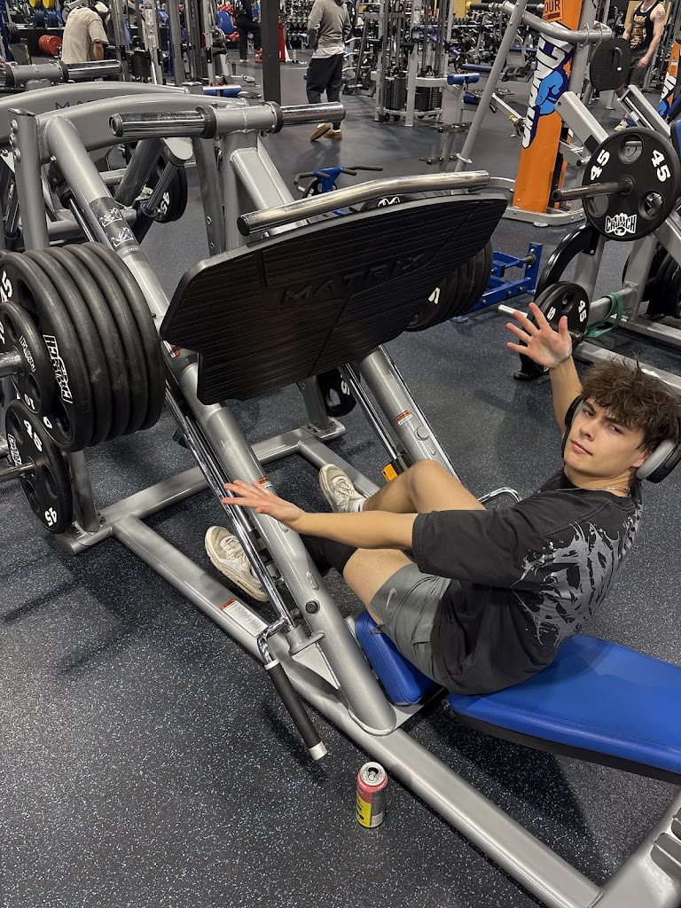  Crunch Fitness - East Cobb