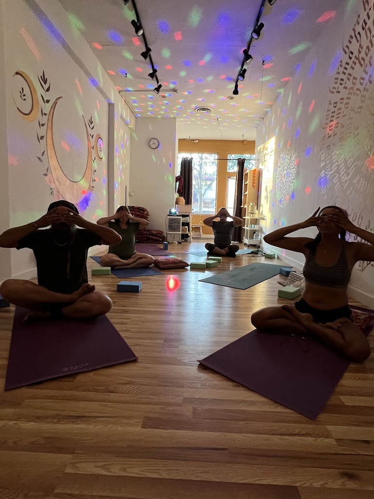  Mantra Room: Yoga, Music Meditation & Meals