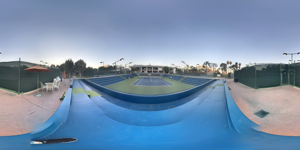  Manhattan Country Club