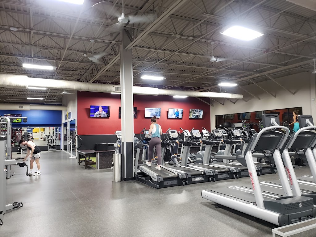  Club Fitness - St. Charles
