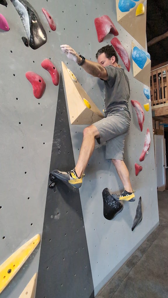  Flux Climbing training center