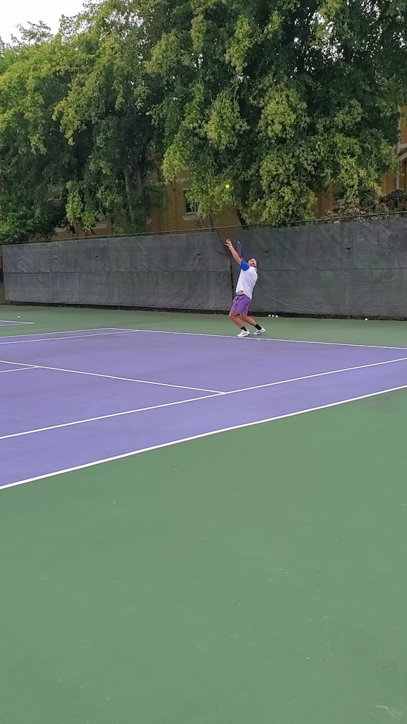  Lauderdale Tennis Club