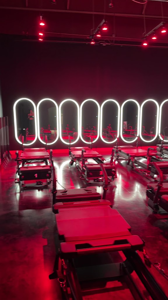  Plank to Pike Pilates