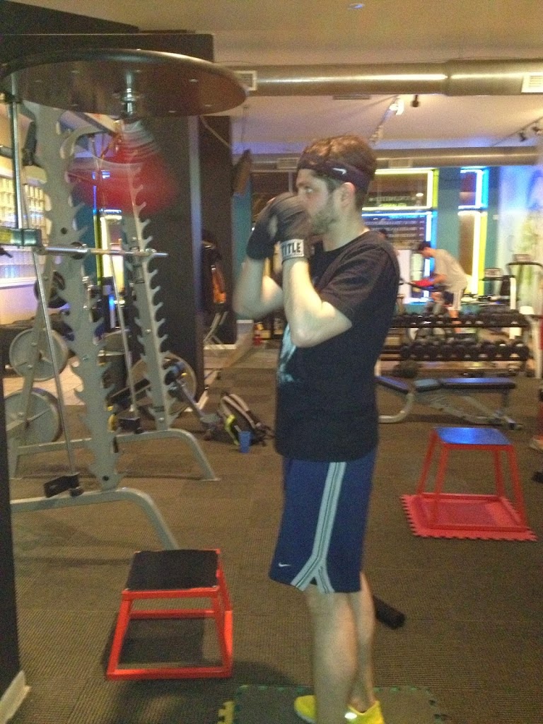  Chicago Fight House / Independence Park