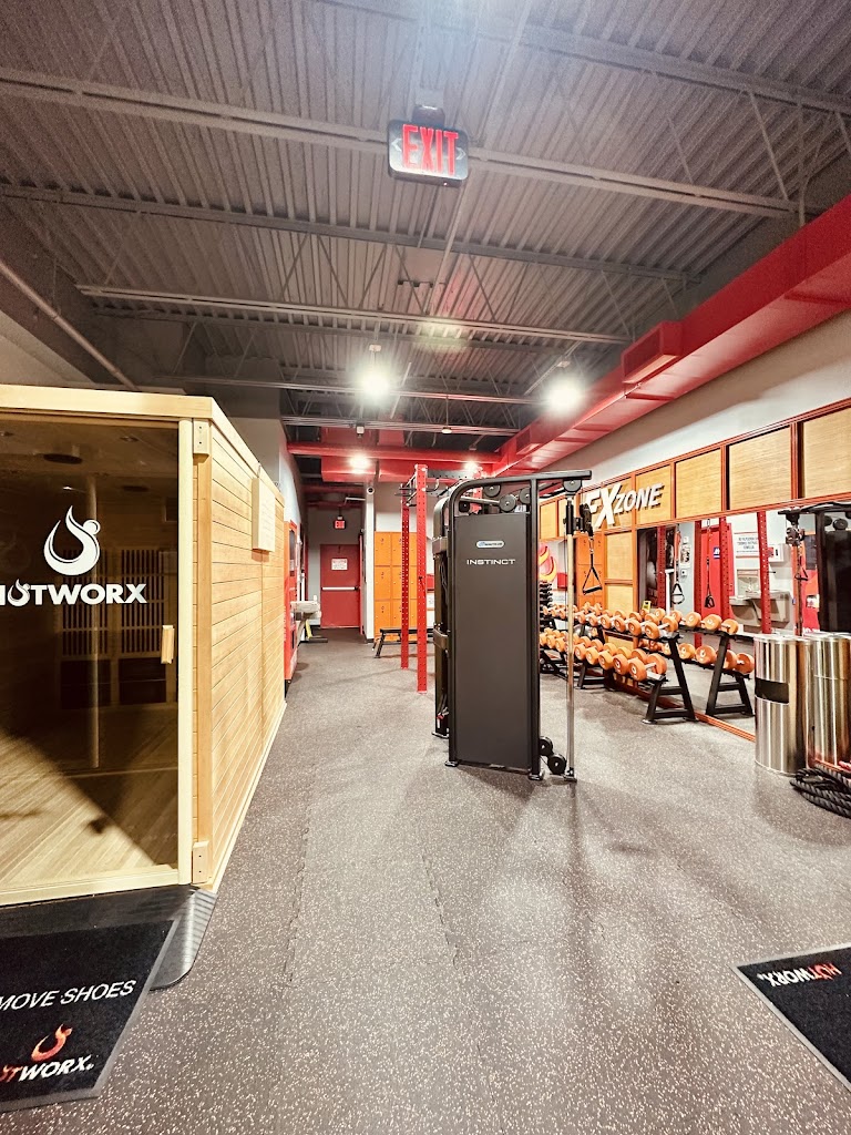  HOTWORX - Chantilly, VA (Sully Plaza)