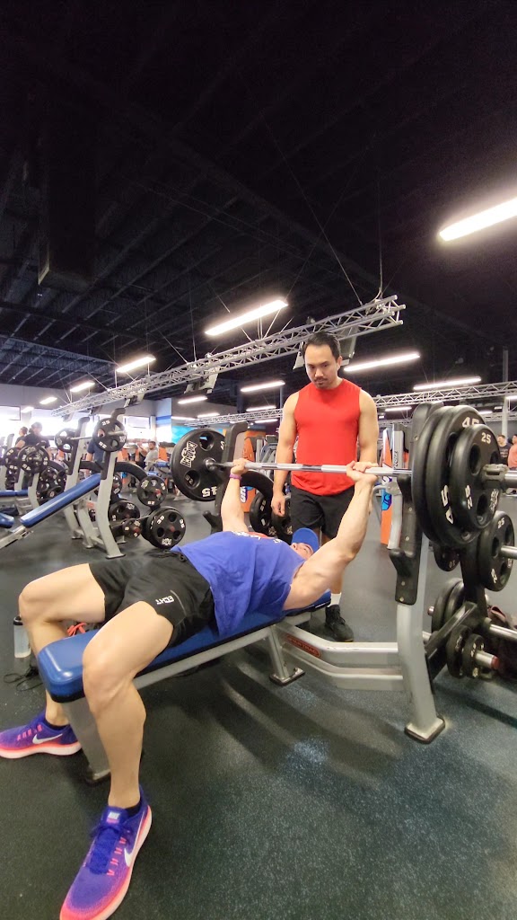  Crunch Fitness - Fountain Valley