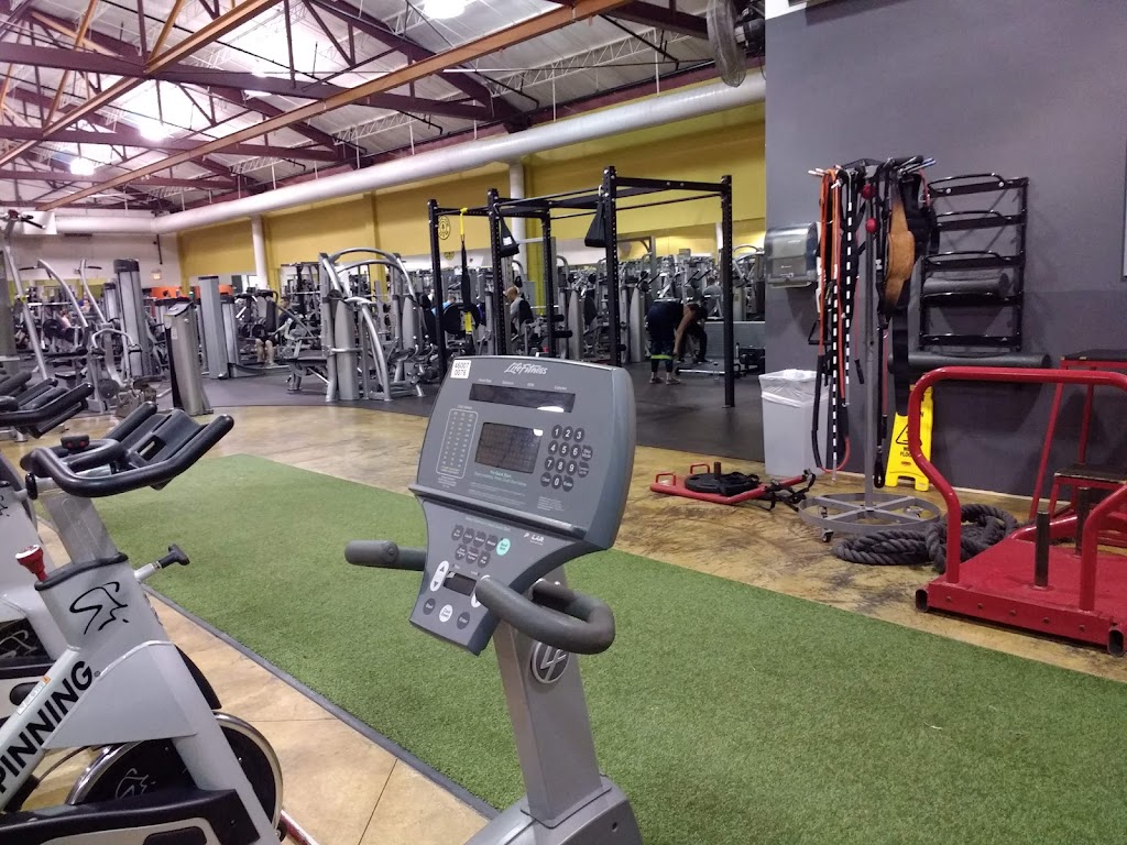  Gold's Gym - South Arlington