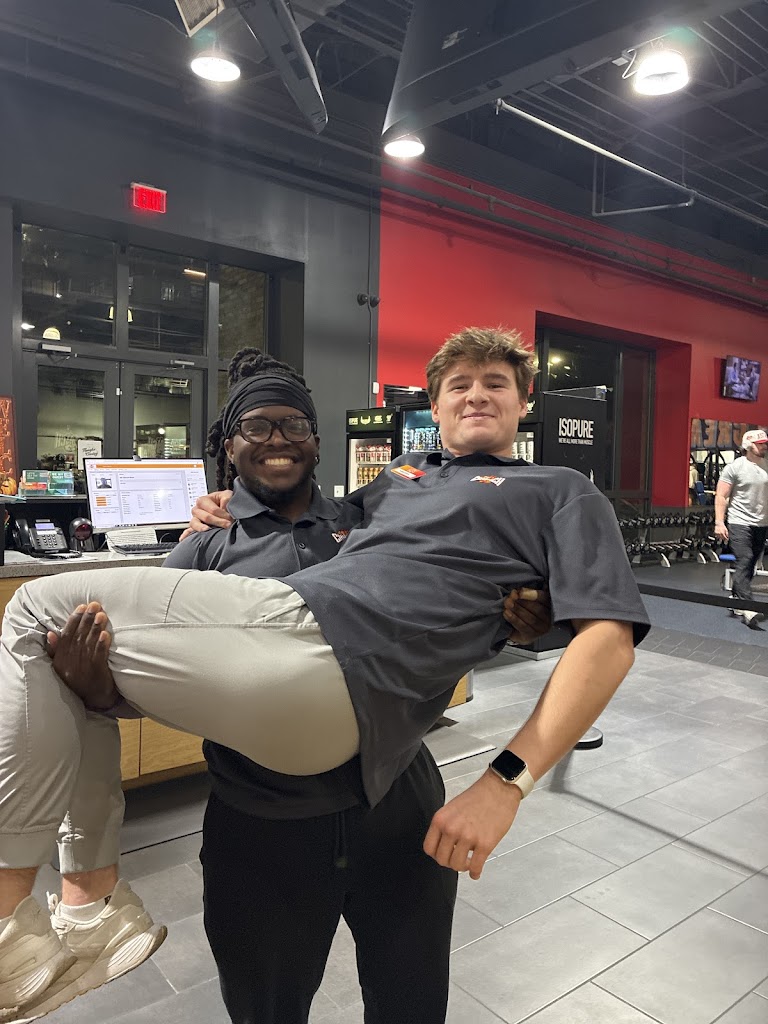  Crunch Fitness - Village District