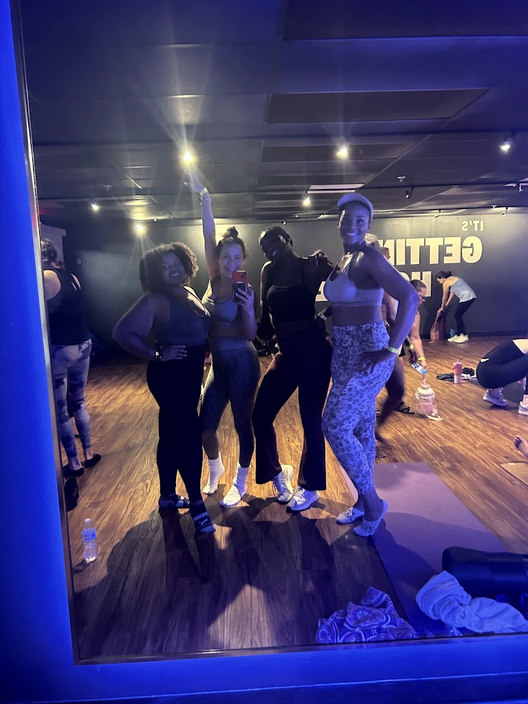  Crunch Fitness - Six Mile