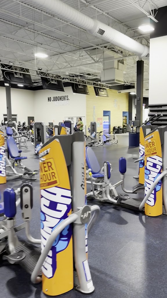  Crunch Fitness - Tyler