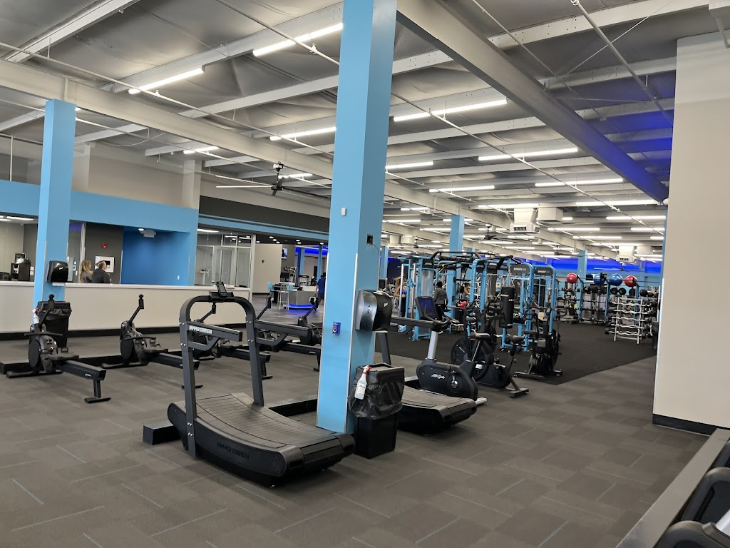  CLUB4 Fitness Kingston