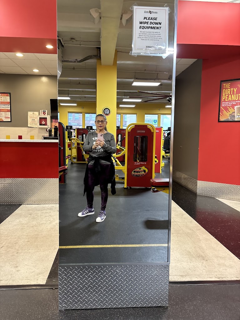  Retro Fitness