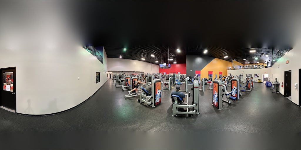  Crunch Fitness - Santa Clarita