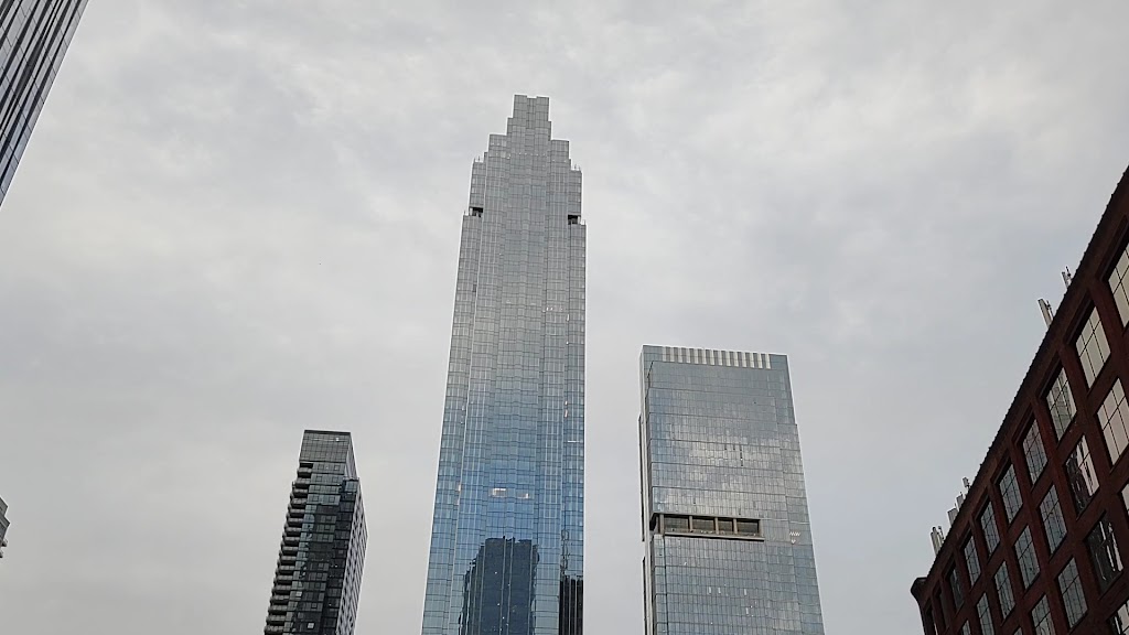  150 N Wacker Drive Building