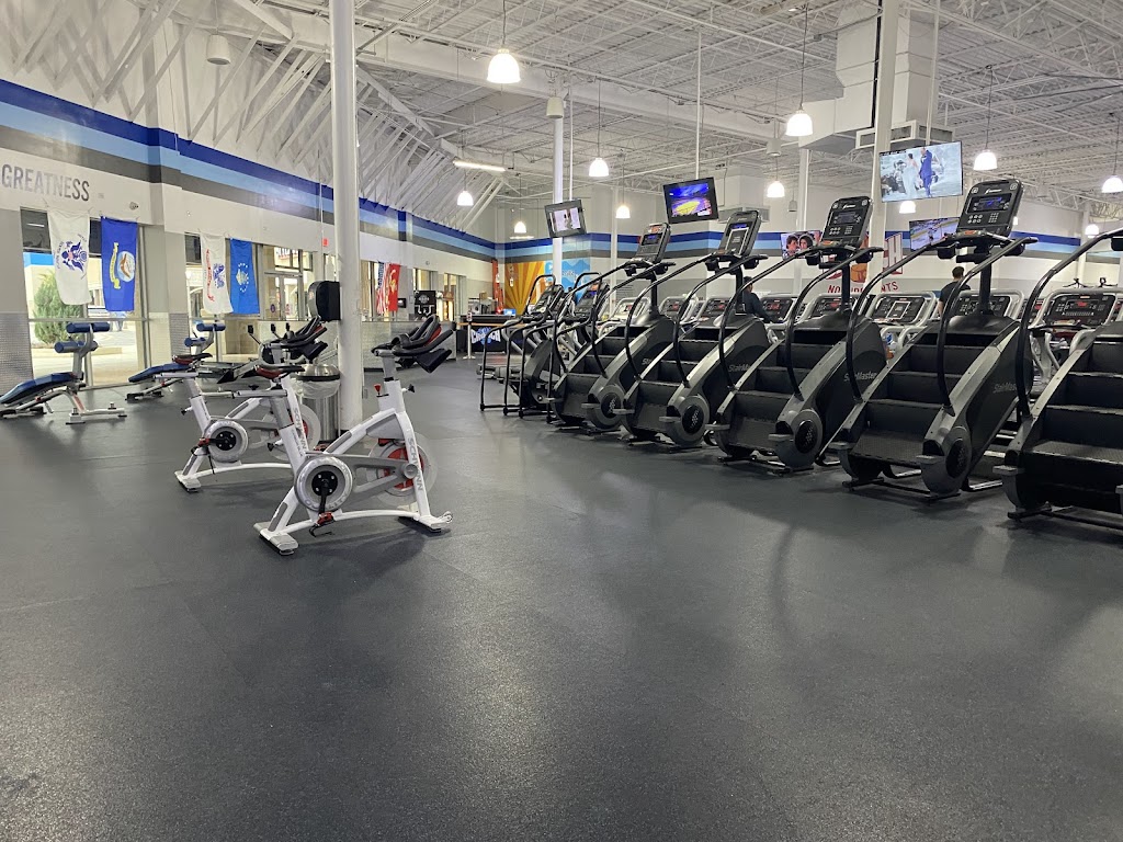  Crunch Fitness - North Charleston