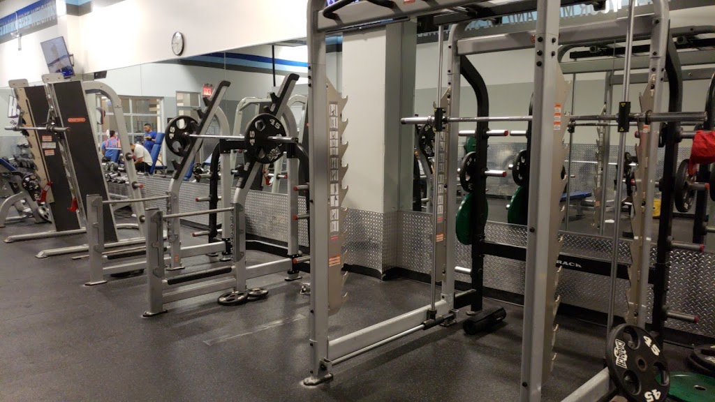  Crunch Fitness - The Hub