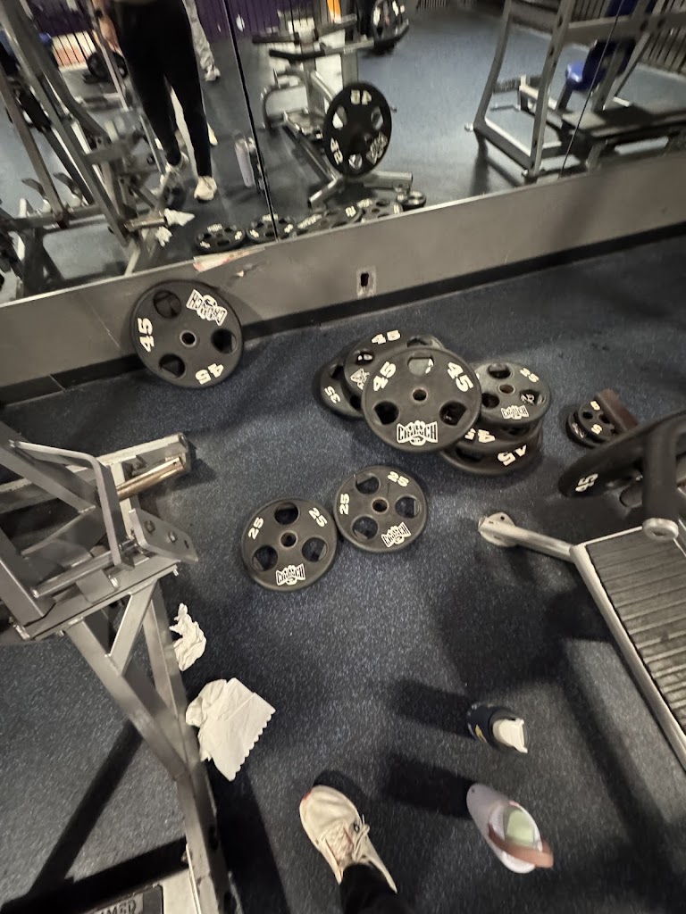  Crunch Fitness - Amityville