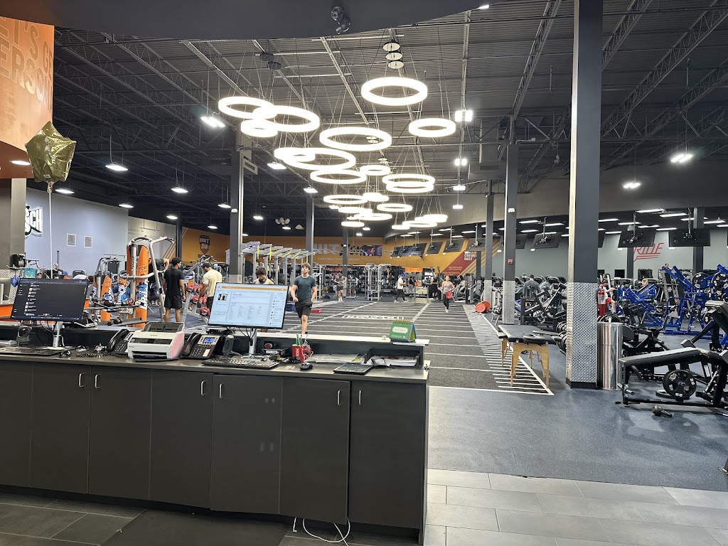  Crunch Fitness - Bloomingdale