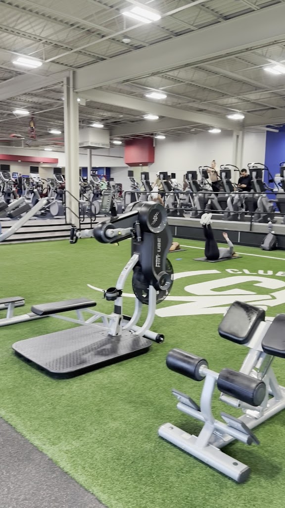  Club Fitness - Lemay