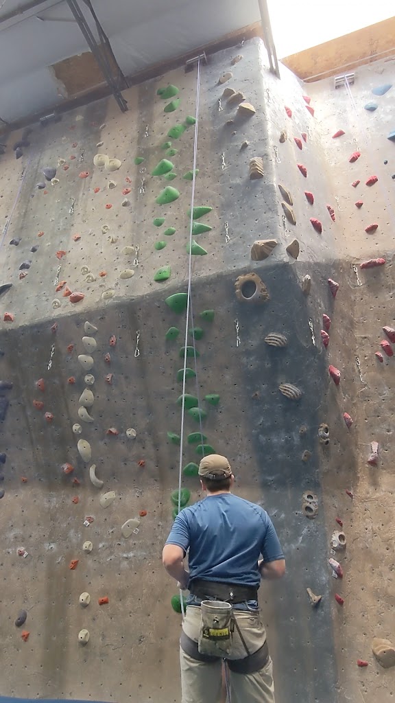  Hangar 18 Indoor Climbing Gym - Riverside