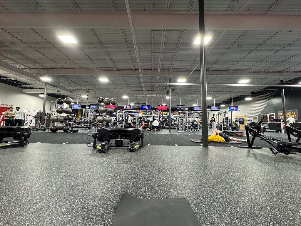  Crunch Fitness - Round Lake