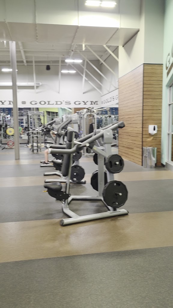  Gold's Gym Vancouver (Vancouver Mall)