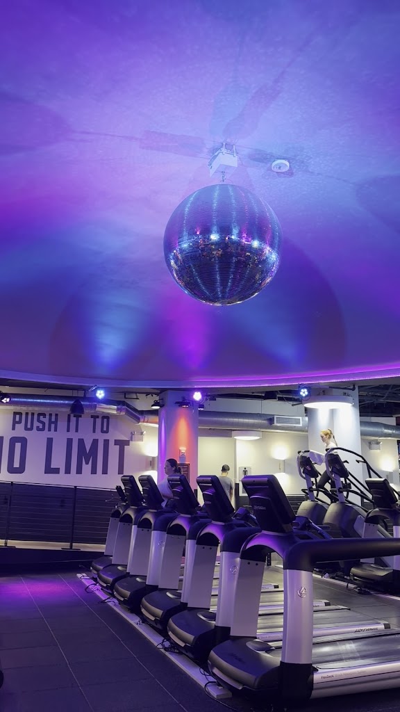  Crunch Fitness - Midtown East