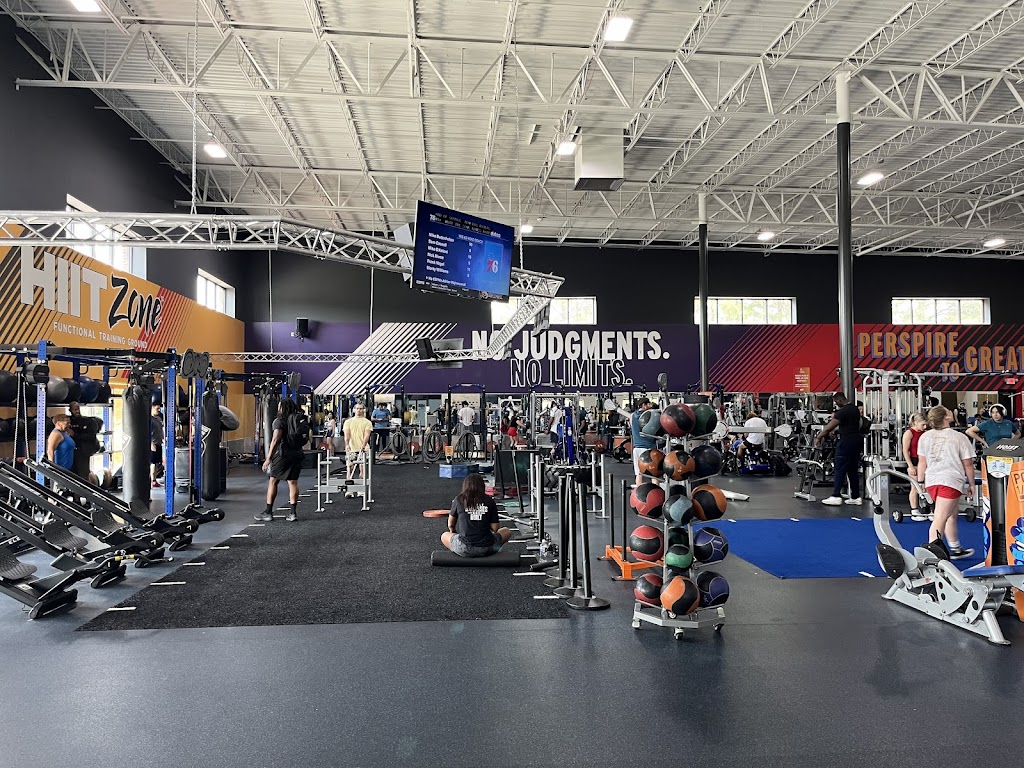  Crunch Fitness - Snellville