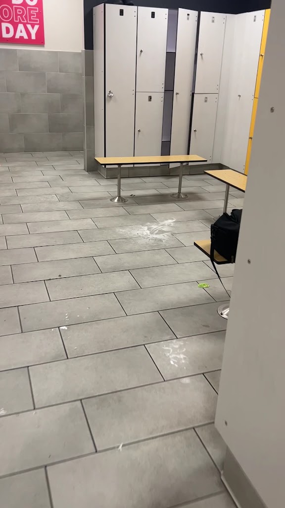  Crunch Fitness - Mount Pleasant