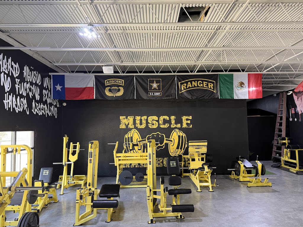  Muscle Warehouse