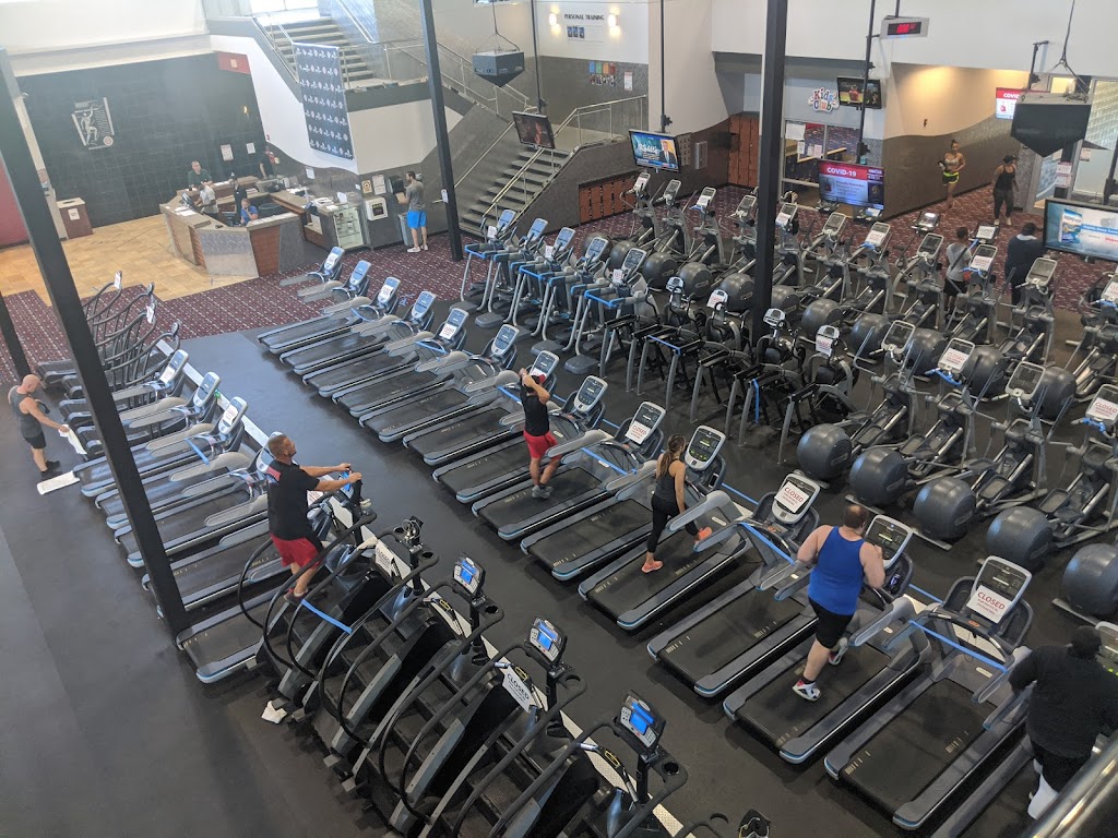  Genesis Health Clubs - Cass