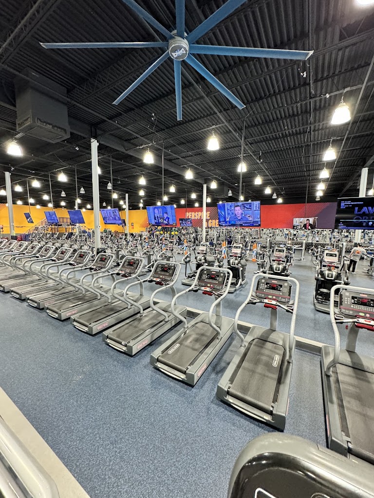  Crunch Fitness - Ridgeland