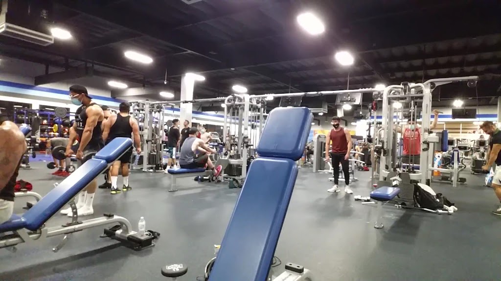  Crunch Fitness - La Mirada