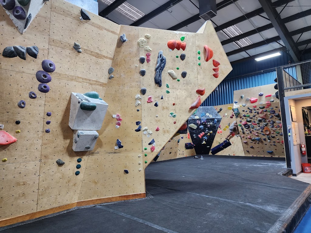  Hangar 18 Indoor Climbing Gym - High Desert