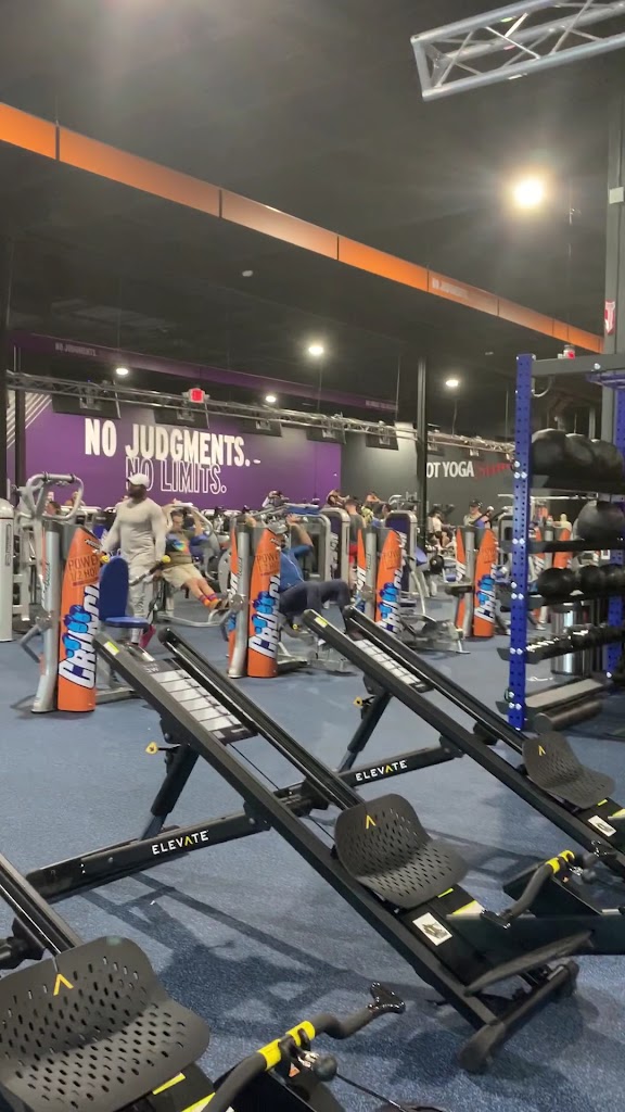  Crunch Fitness - East Colonial