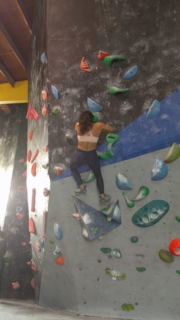  Hangar 18 Indoor Climbing Gym - Arcadia