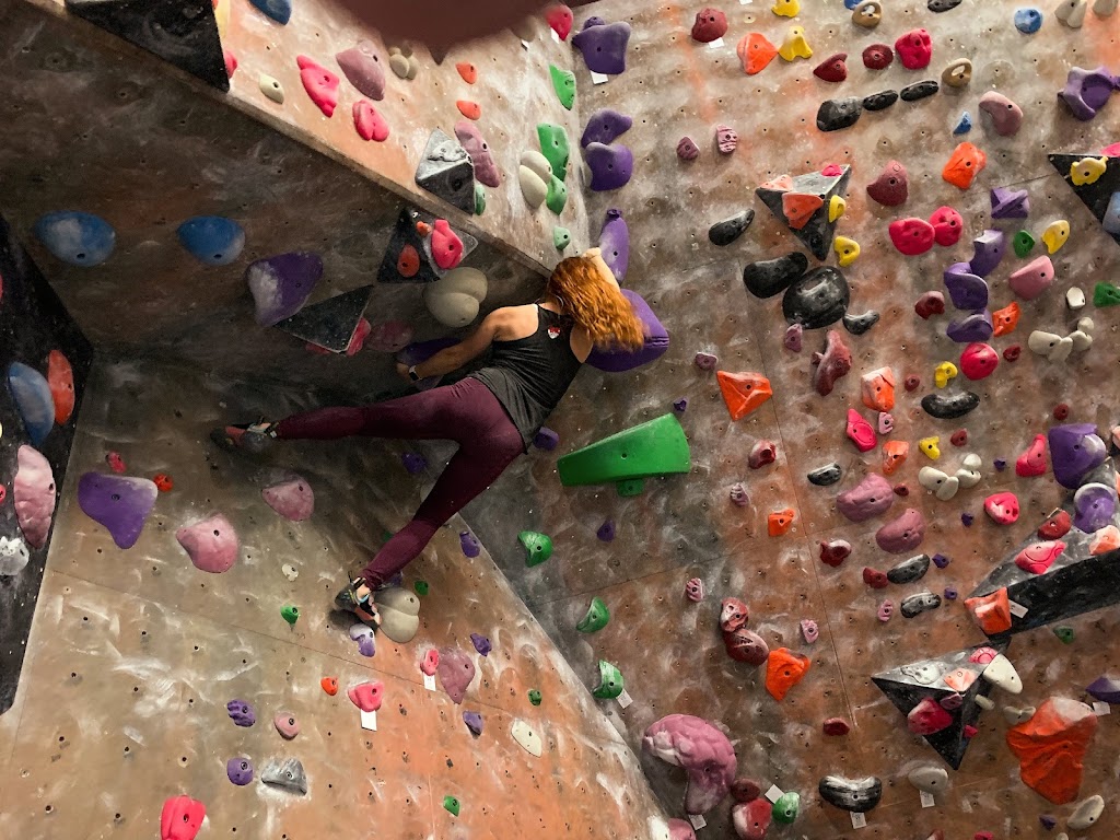  Momentum Indoor Climbing Sandy