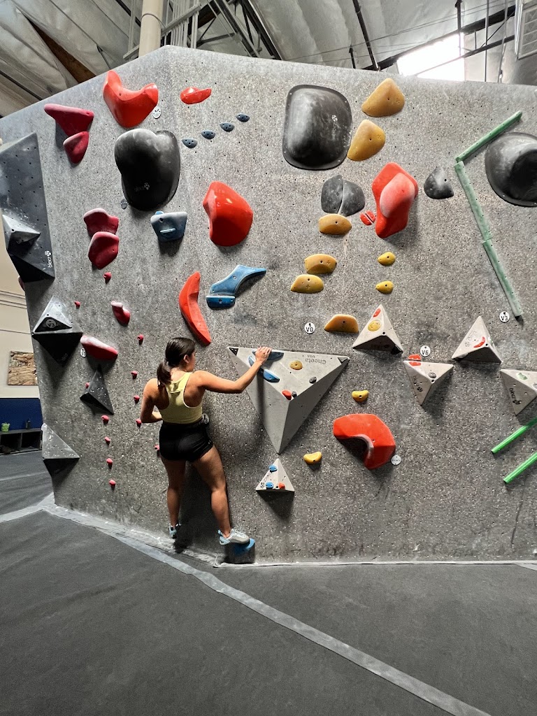  Hangar 18 Indoor Climbing Gym - Rancho Cucamonga