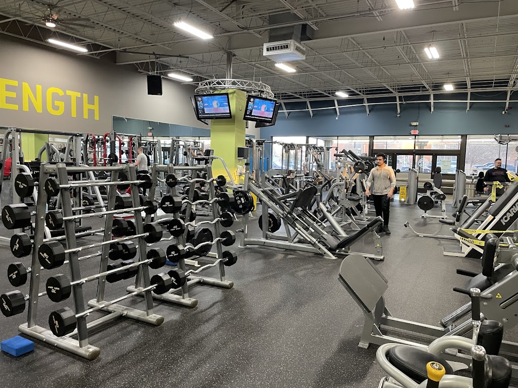  Gold's Gym Lake Norman