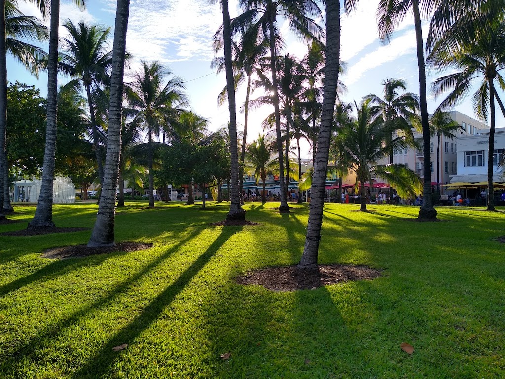  Muscle Beach South Beach
