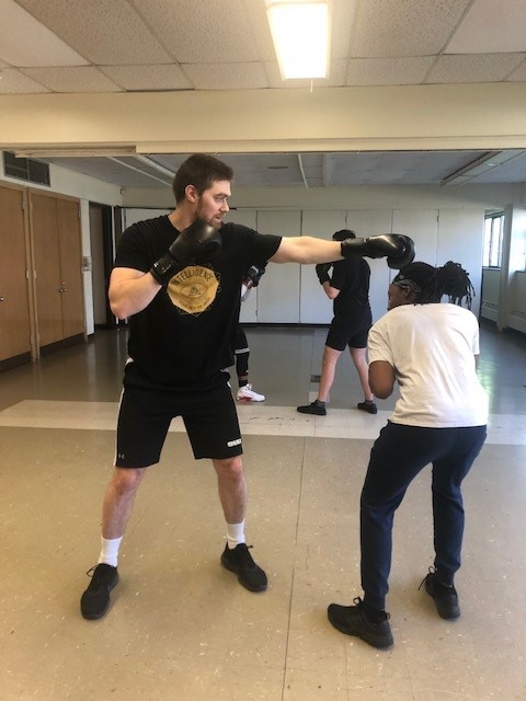  Chicago Fight House / Independence Park