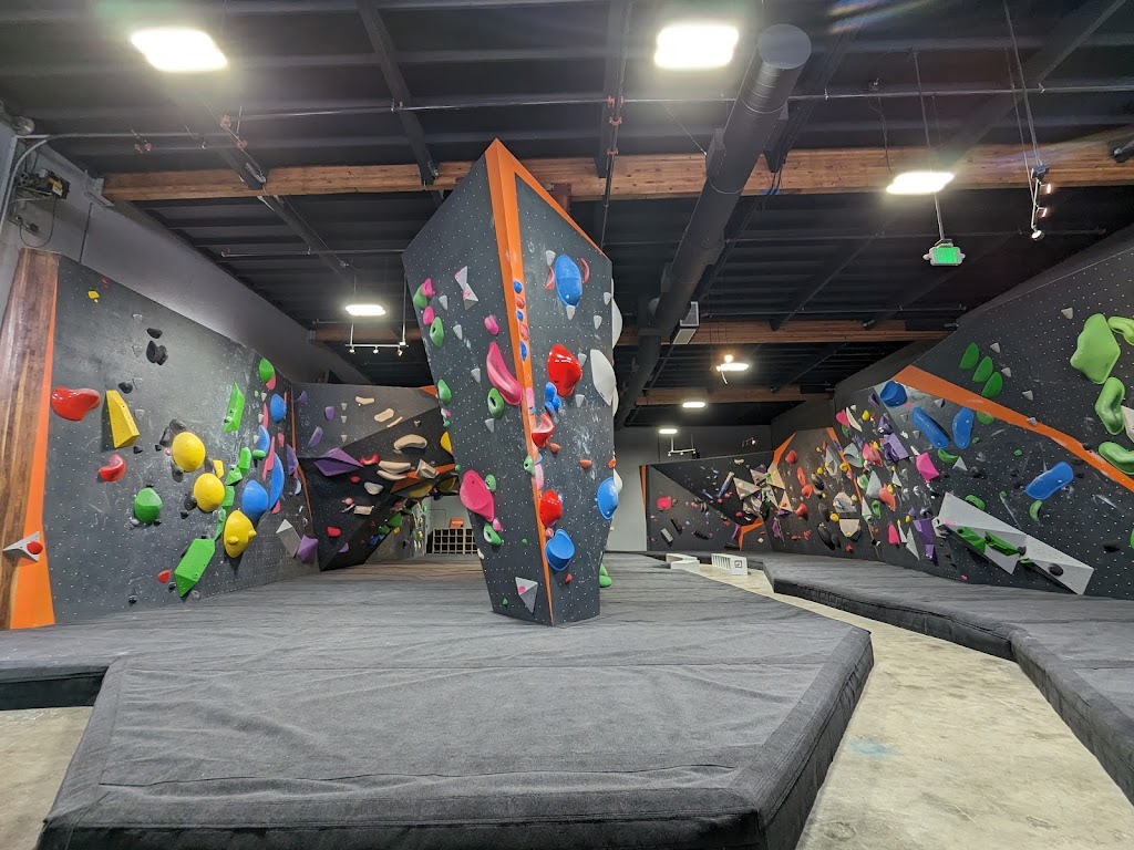  Skyhook Bouldering