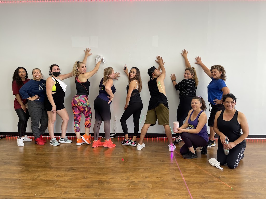  Shake It Up-Fitness Club